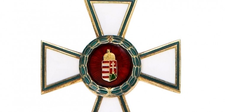 Professor Dr. Norbert Szabó has been honored with a state award